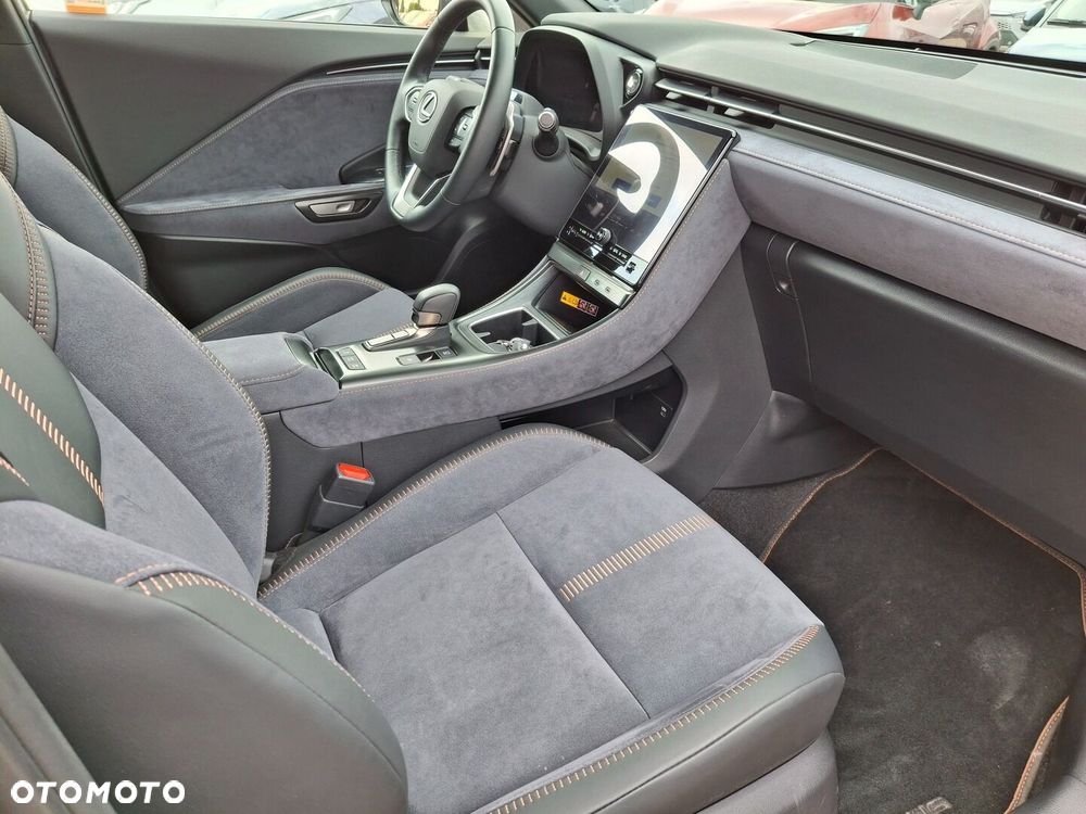 Lexus LBX 1.5 Hybrid Cool - 12