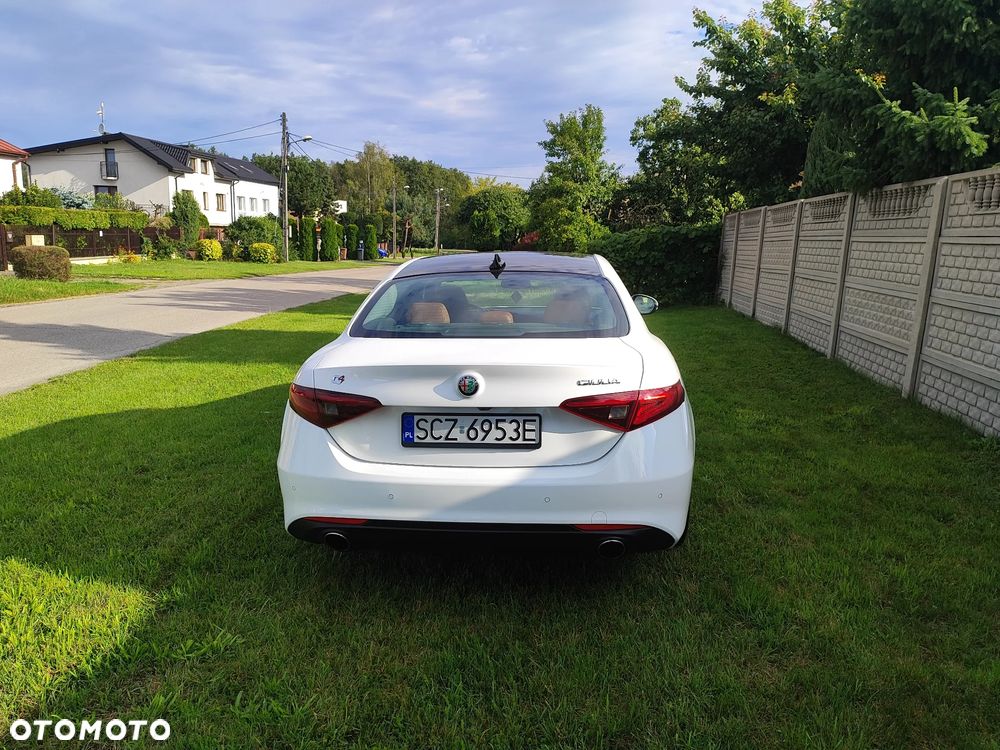 Alfa Romeo Giulia 2.0 Turbo 16V AT8-Q4 Ti - 5