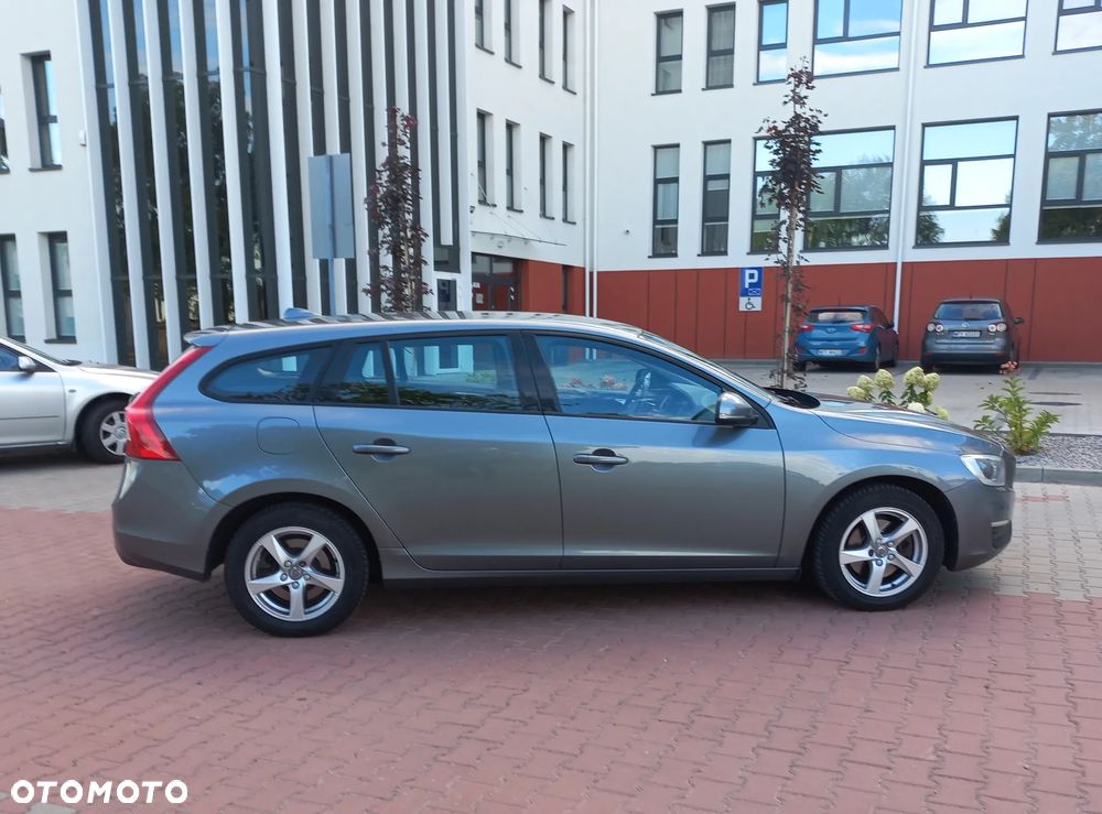 Volvo V60 D3 Drive-E Dynamic Edition (Kinetic) - 20
