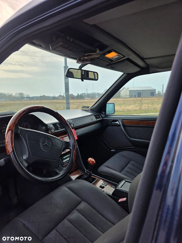 Mercedes-Benz W124 (1984-1993) - 17