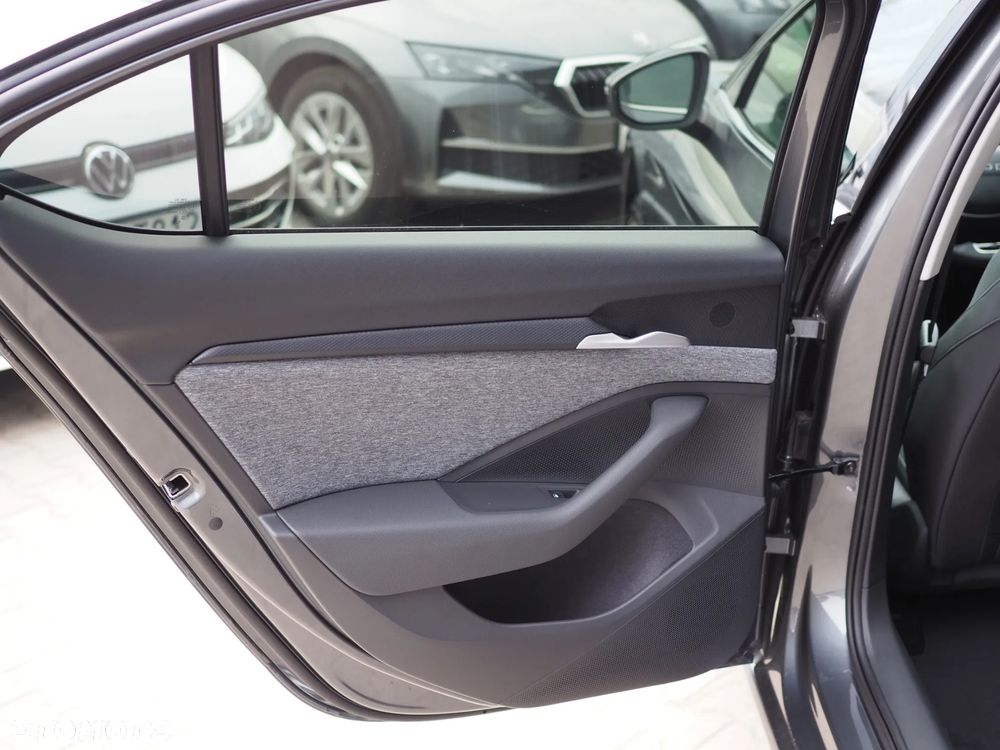 Skoda Superb 2.0 TDI SCR Selection DSG - 10