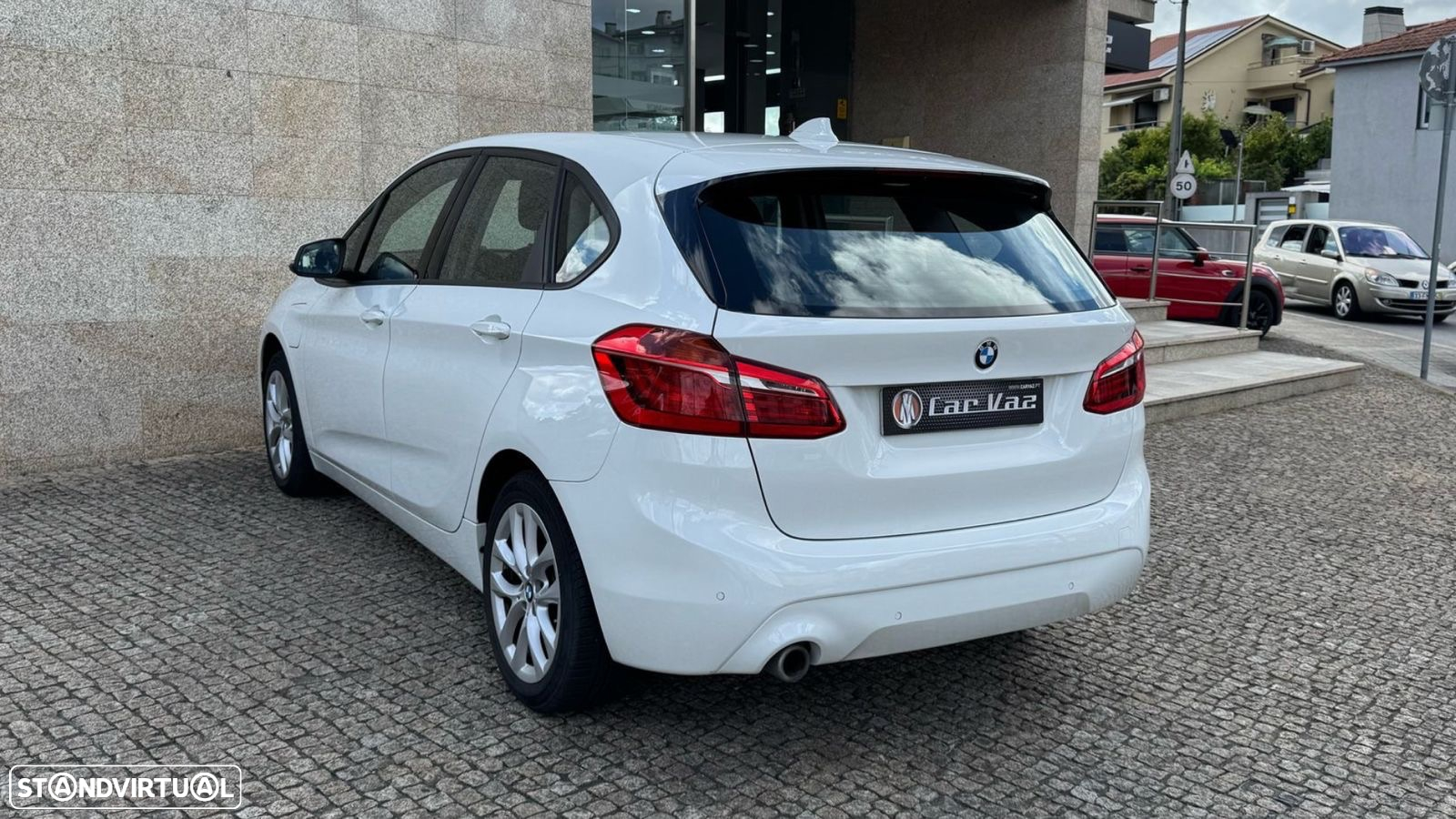 BMW 225xe Active Tourer - 8