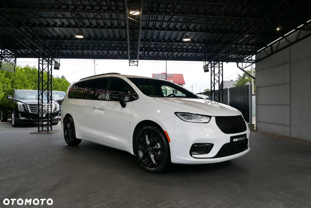 Chrysler Pacifica - 2