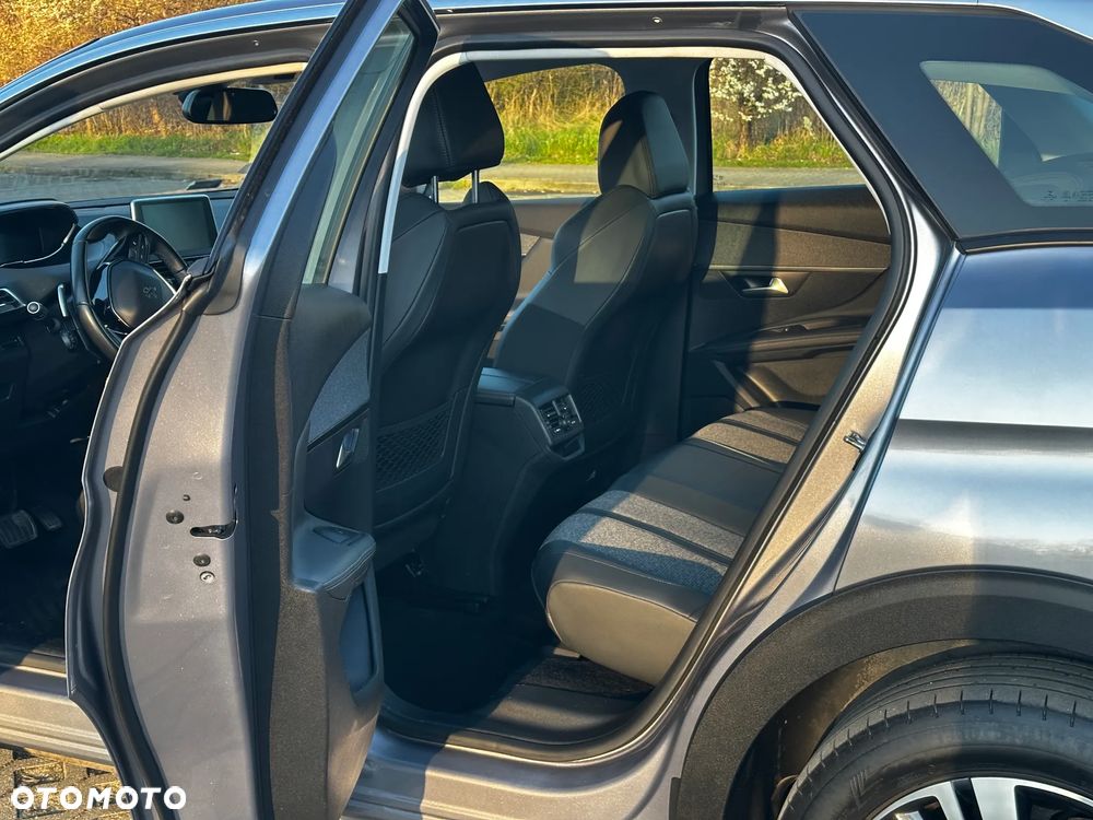 Peugeot 3008 1.5 BlueHDi Allure S&S EAT8 - 19