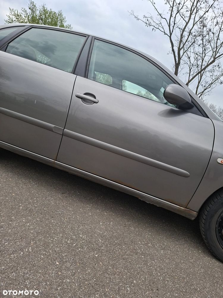 Seat Ibiza 1.4 16V Reference - 4