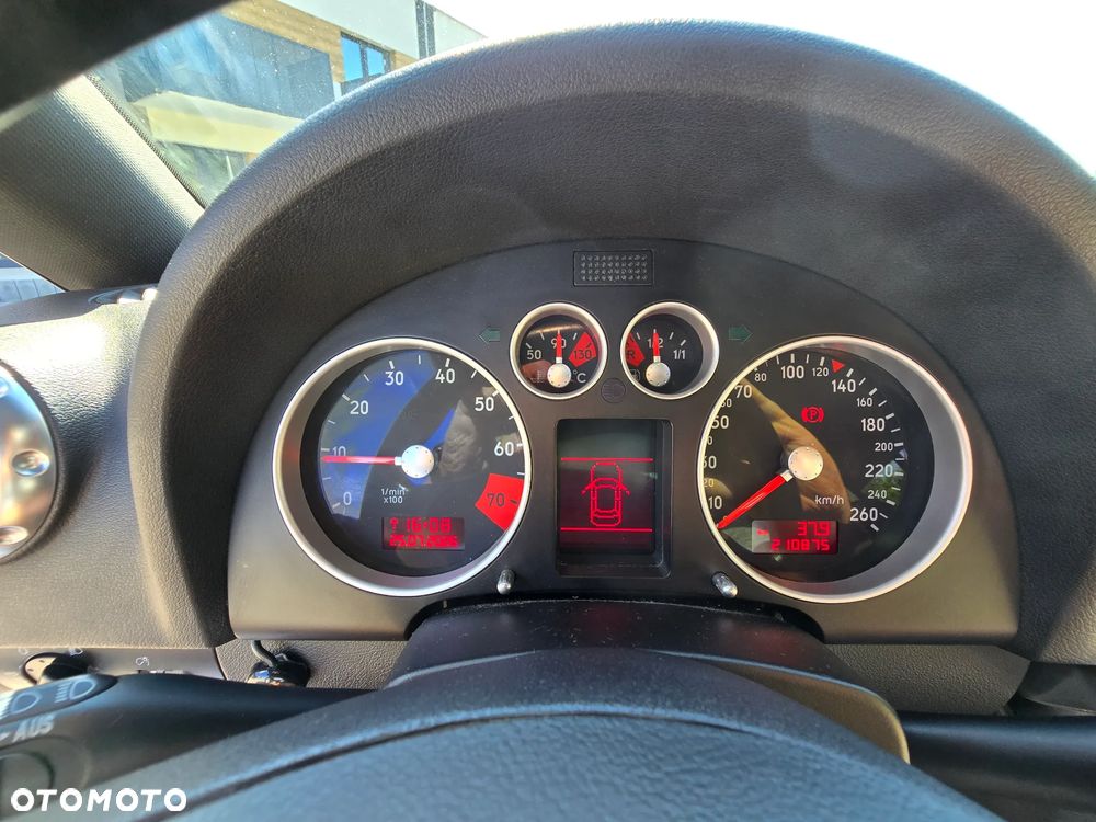 Audi TT Coupé 1.8 T quattro - 10