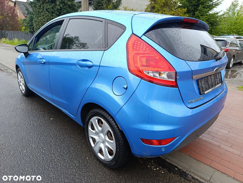 Ford Fiesta 1.25 Celebration - 34