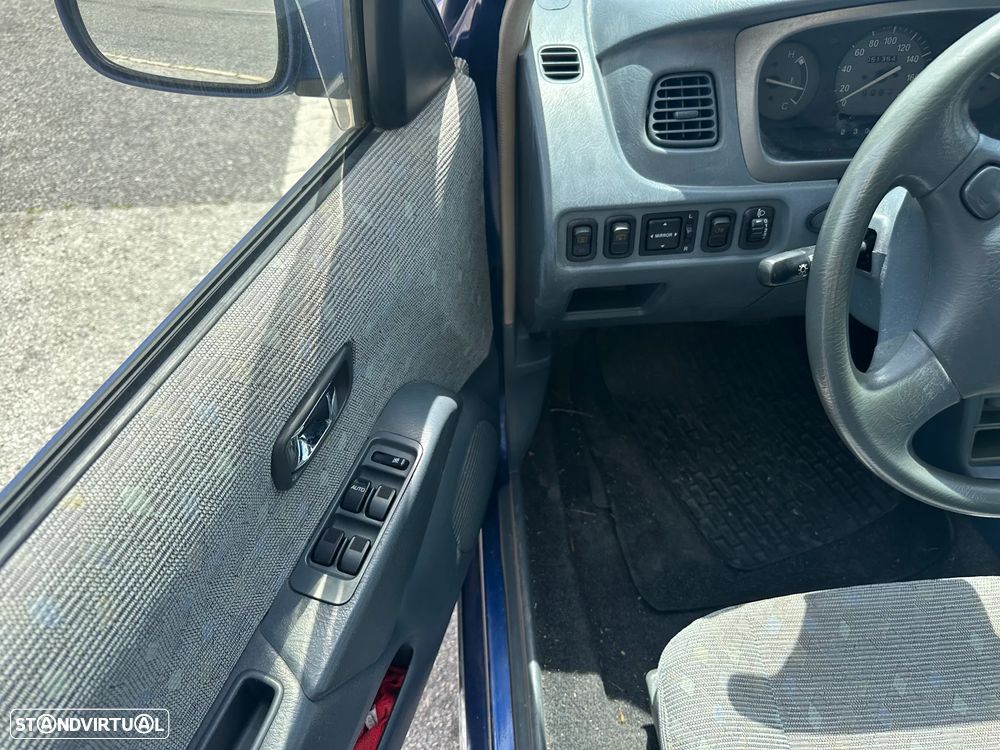 Daihatsu Sirion - 15