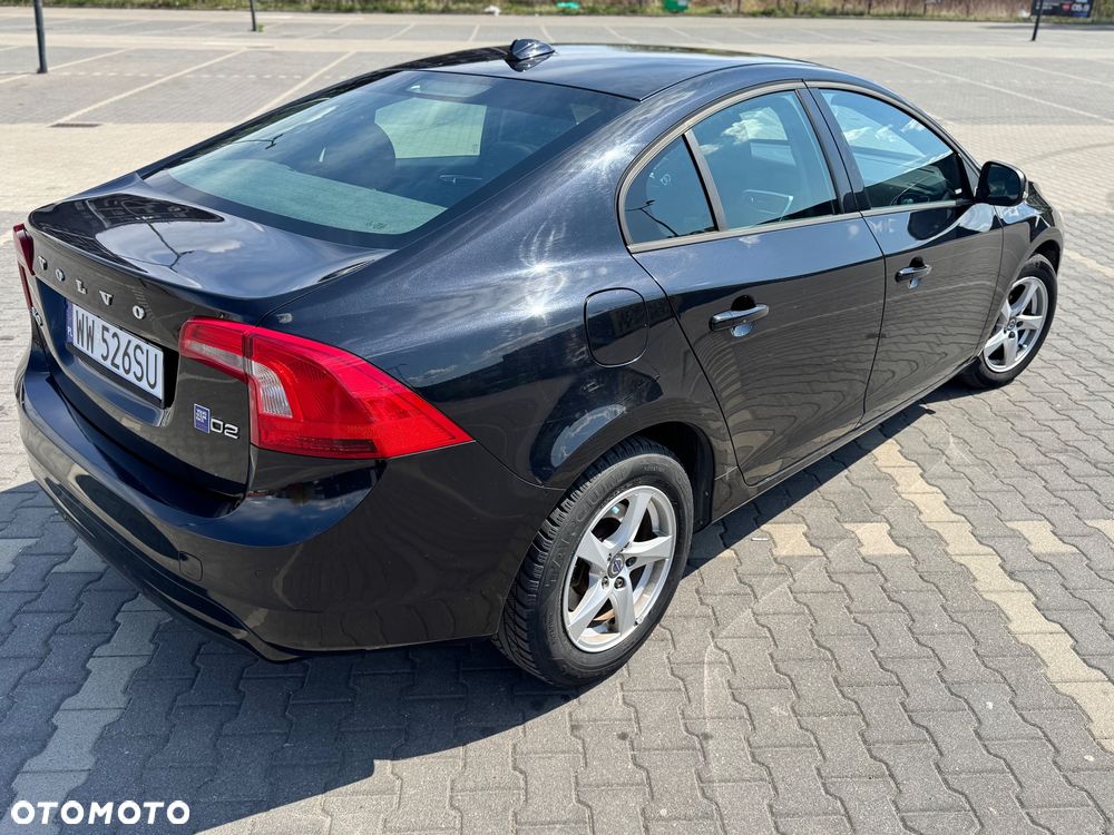 Volvo S60 D2 Momentum - 4