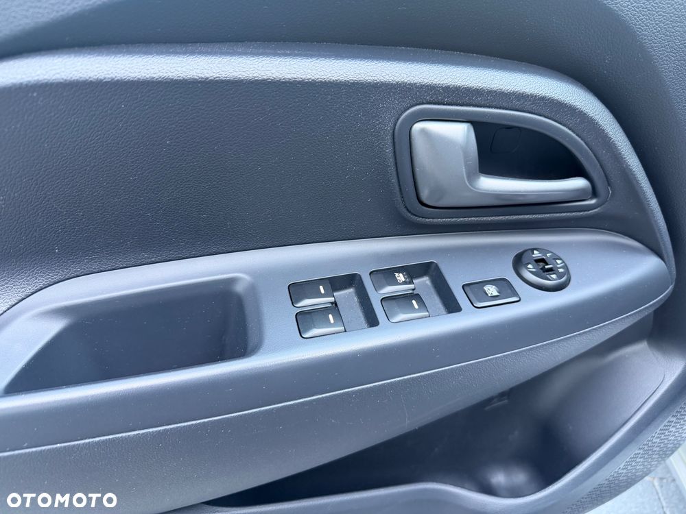 Kia Rio 1.2 Attract - 33