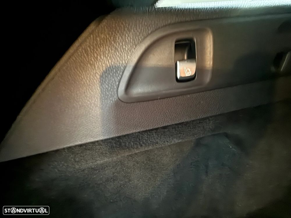 Mercedes-Benz E 300 de 9G-TRONIC AMG Line - 12