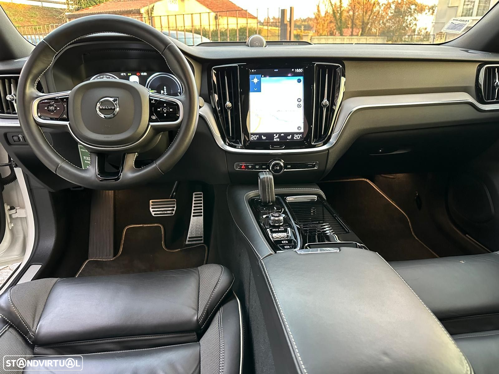 Volvo S60 2.0 T8 PHEV R-Design AWD - 23