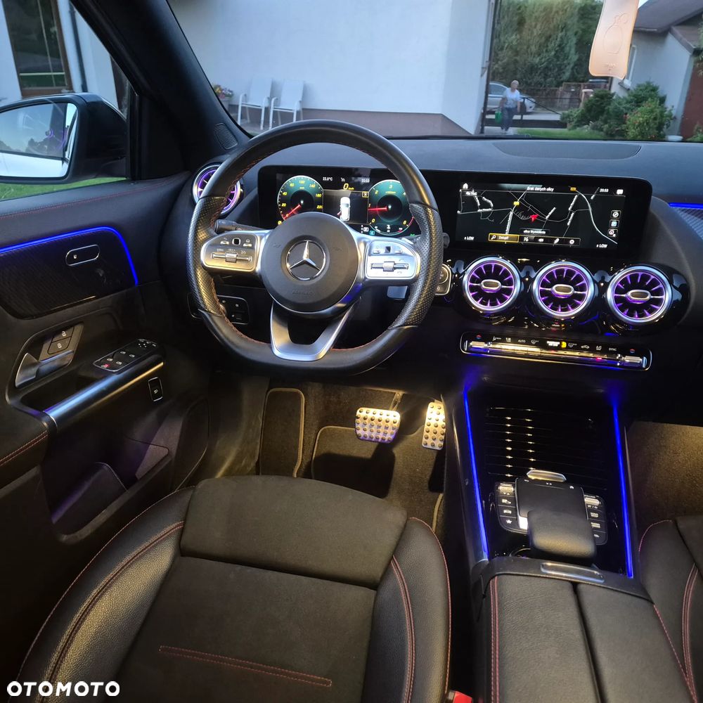 Mercedes-Benz GLA 180 d 8G-DCT AMG Line - 14