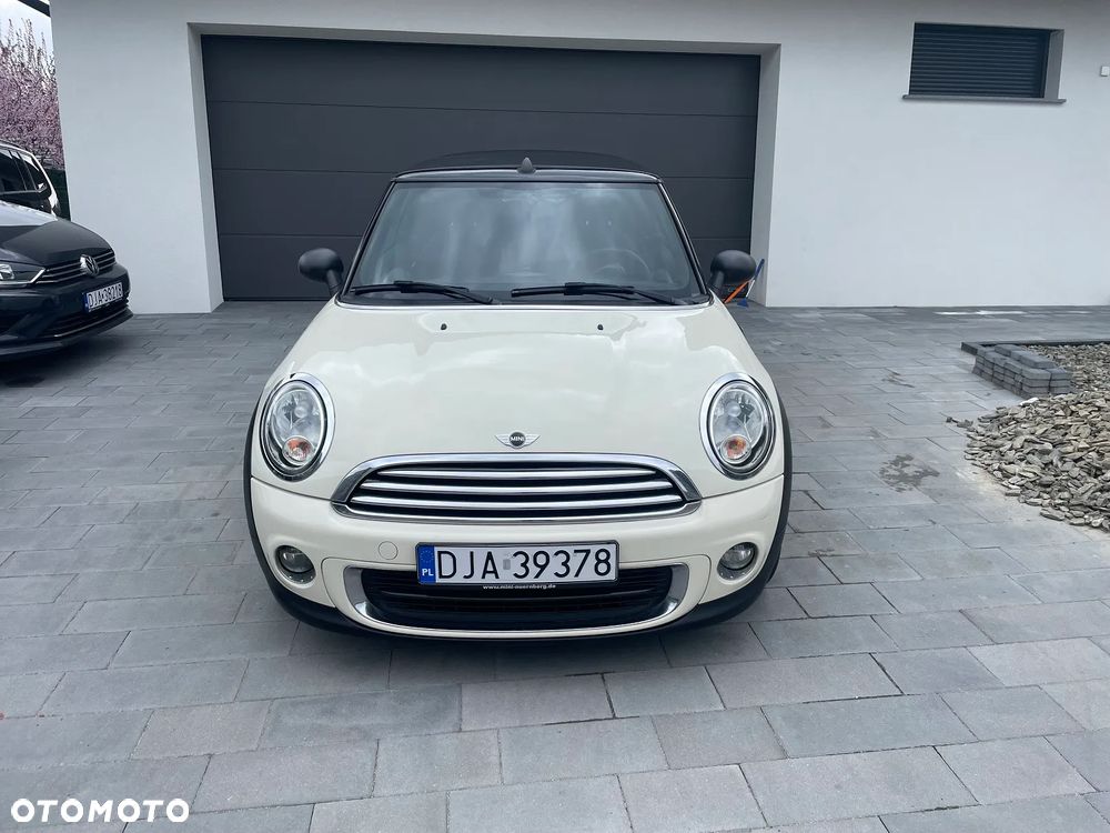 MINI ONE Cabrio - 2