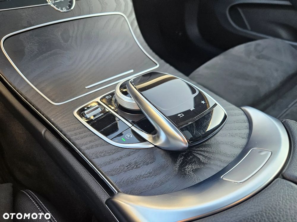 Mercedes-Benz Klasa C 200 4-Matic 9G-TRONIC - 26