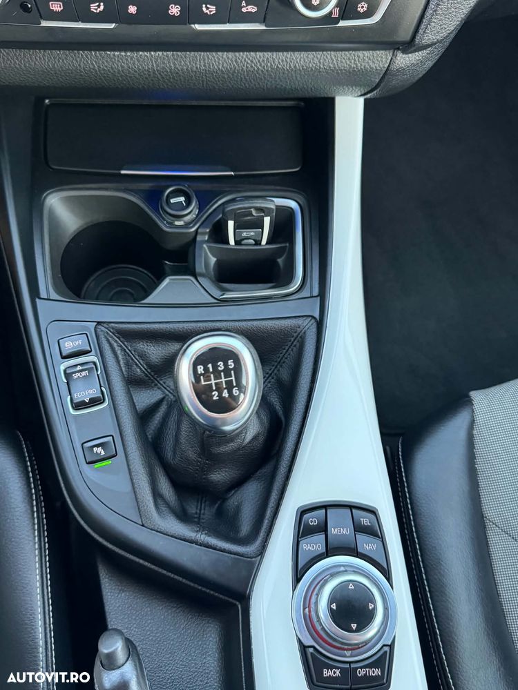 BMW Seria 1 118d DPF - 18