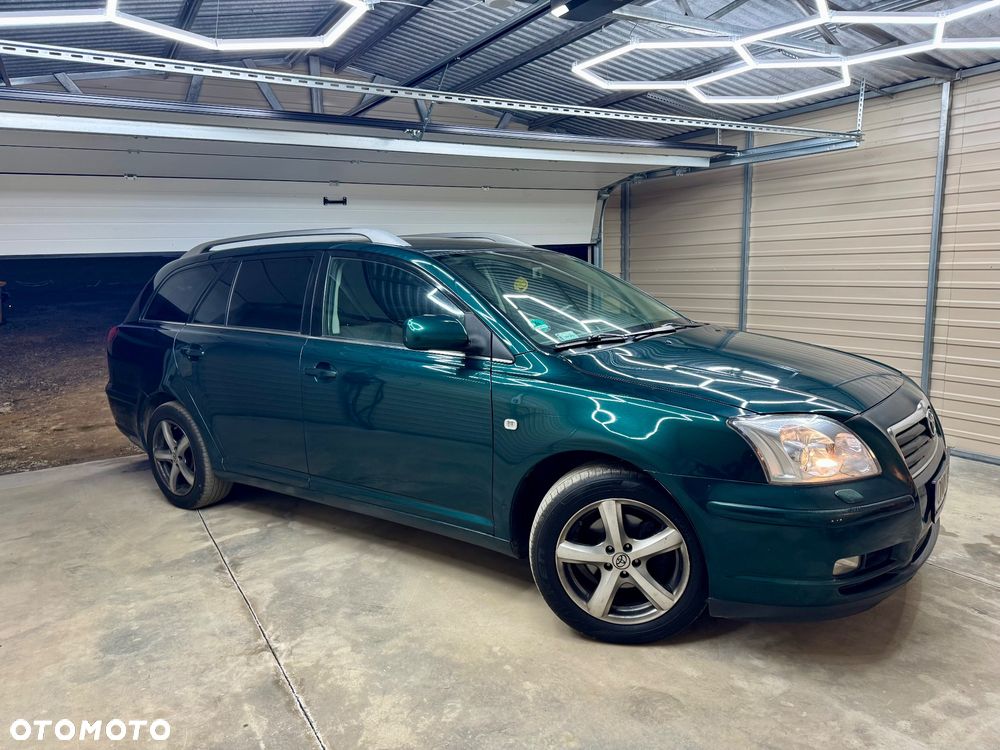 Toyota Avensis 1.8 VVT-i Combi - 11