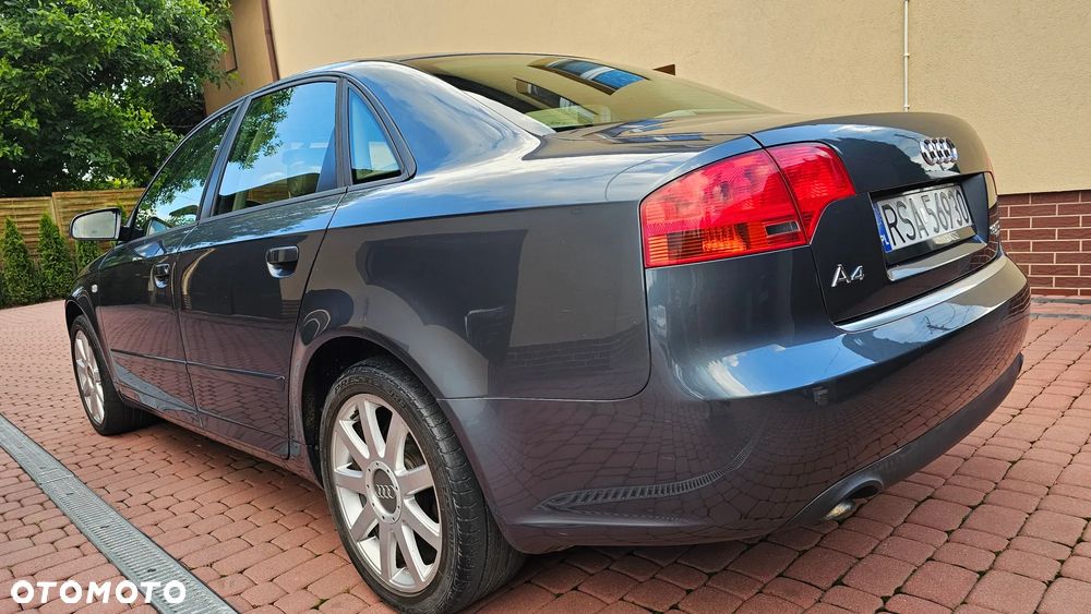 Audi A4 Limousine - 33