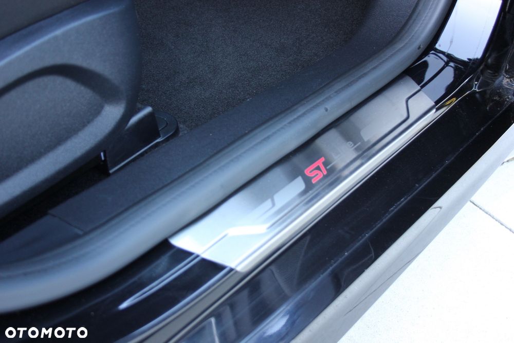 Ford Fiesta 1.0 EcoBoost S&S ST-LINE - 19