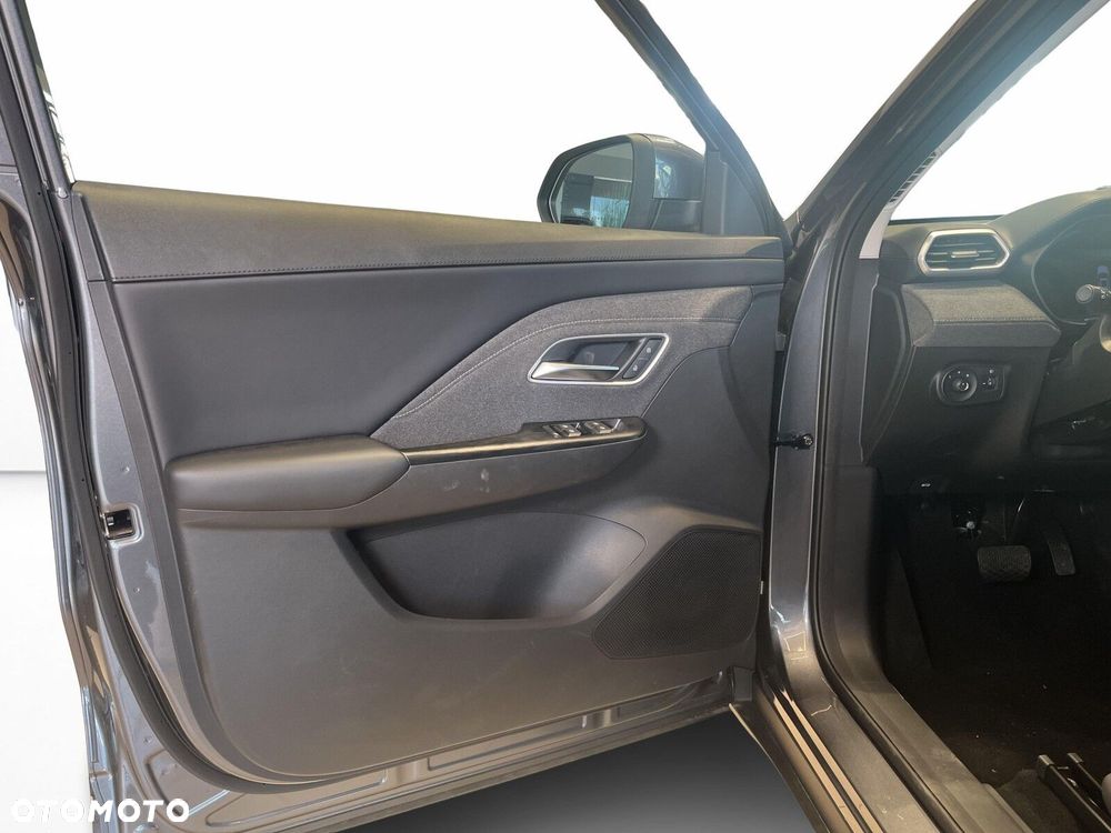 MG ZS Hybrid+ - 13