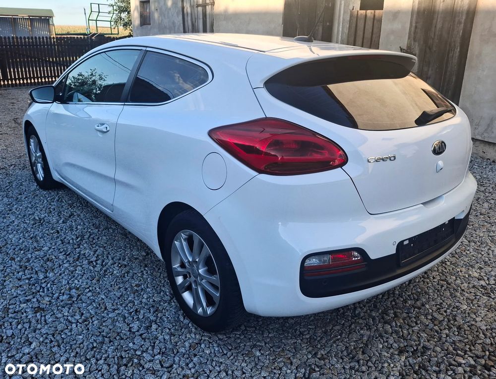 Kia ProCeed - 4