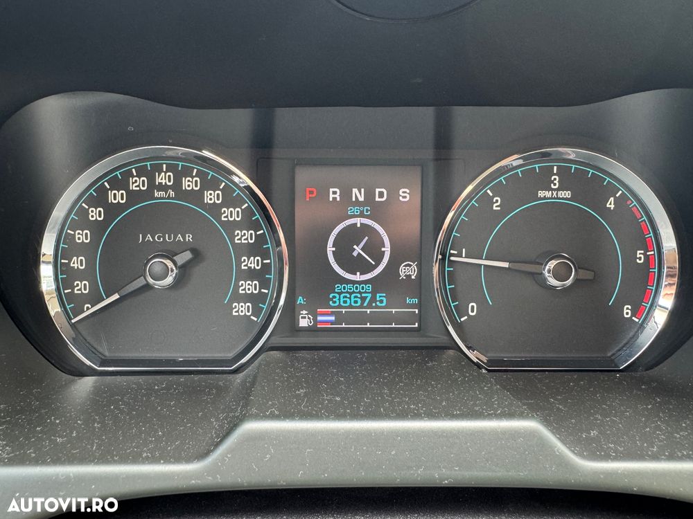 Jaguar XF 2.2D Luxury - 7
