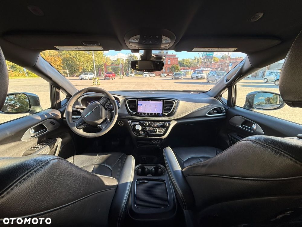 Chrysler Pacifica - 20