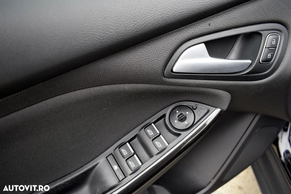 Ford Focus 1.6 TDCI DPF Start-Stopp-System Titanium - 12