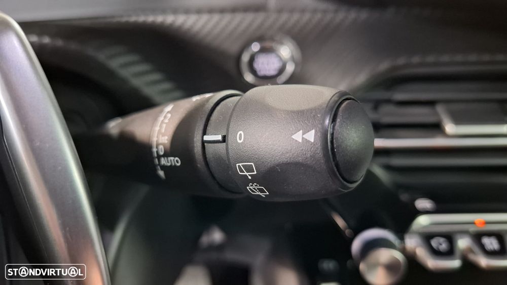 Peugeot 2008 1.2 Hybrid Allure e-DCS6 - 12