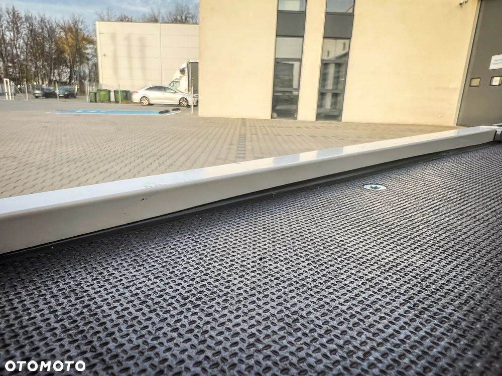 Iveco 35S18HA8 3.0 Diesel 180KM KONTENER 8EPAL + WINDA - 26