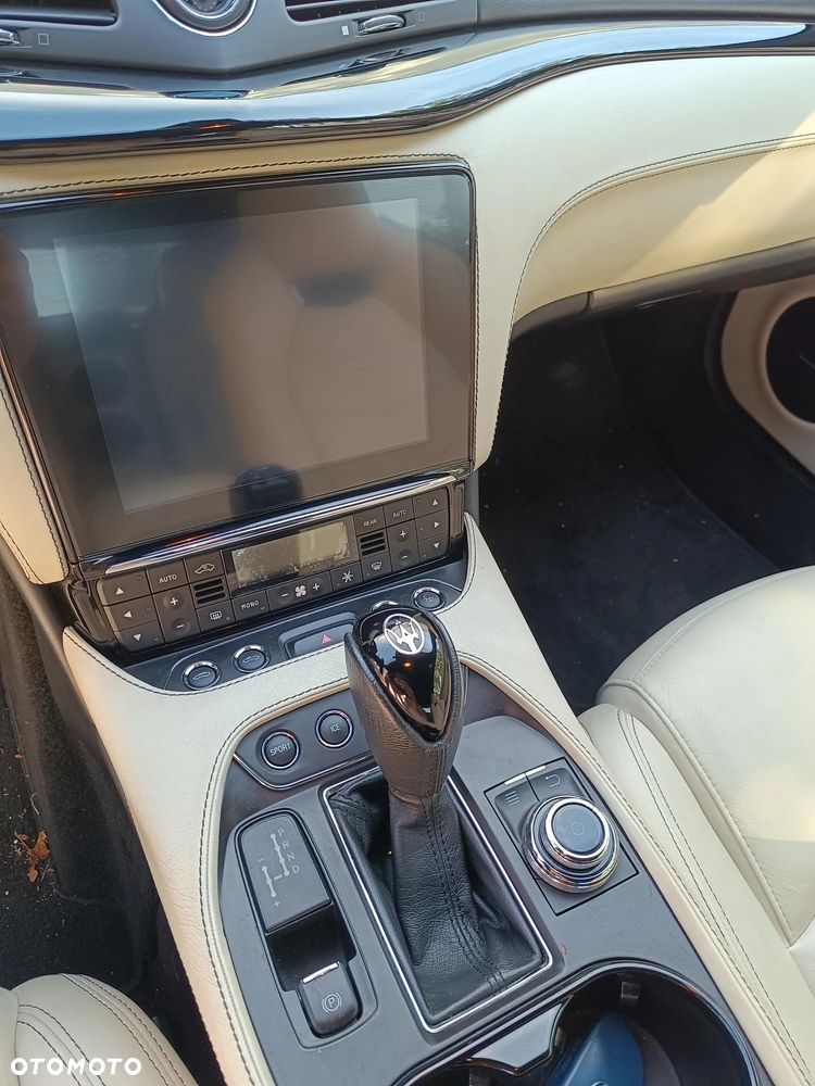 Maserati GranTurismo S Automatik - 8