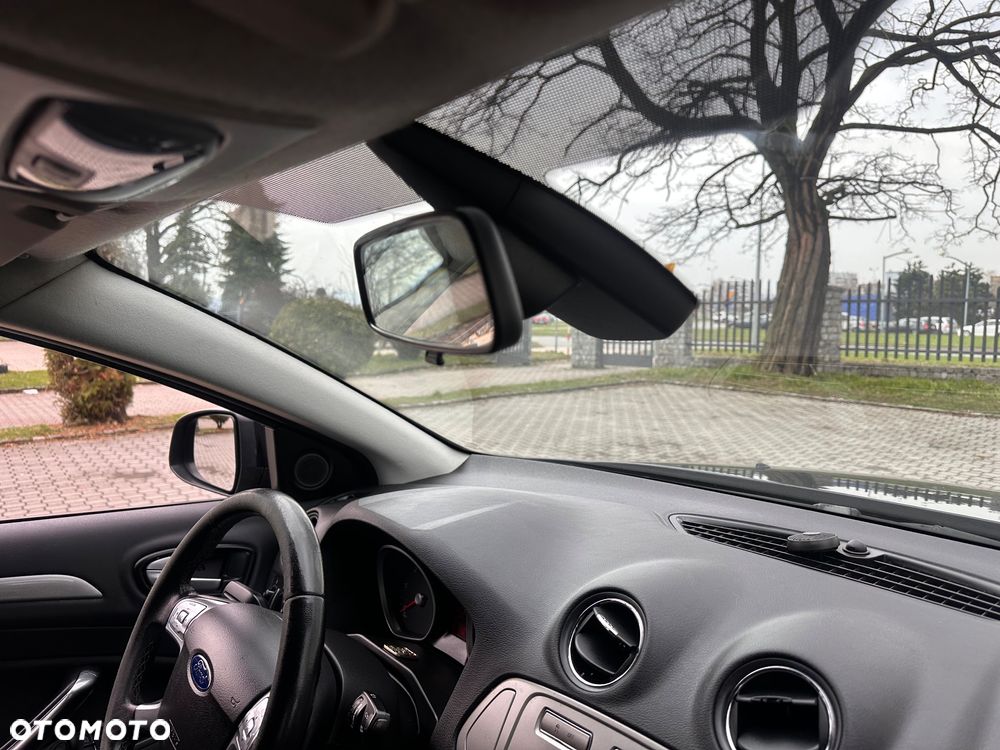 Ford Mondeo 1.8 TDCi Ambiente - 26