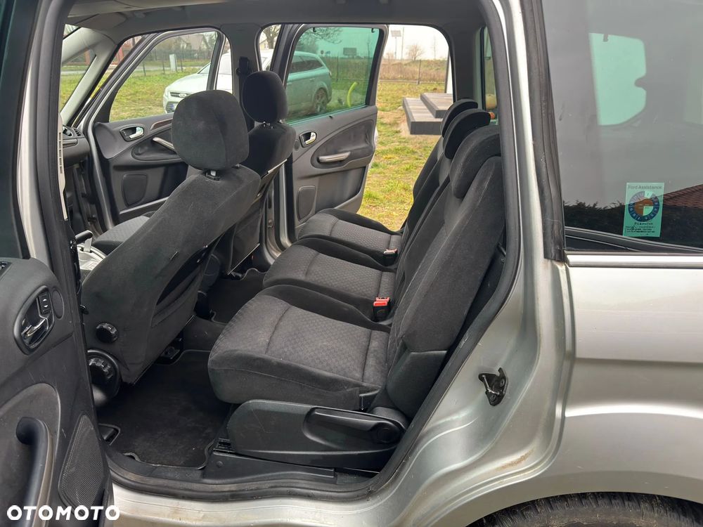 Ford Galaxy 2.0 Ghia - 18