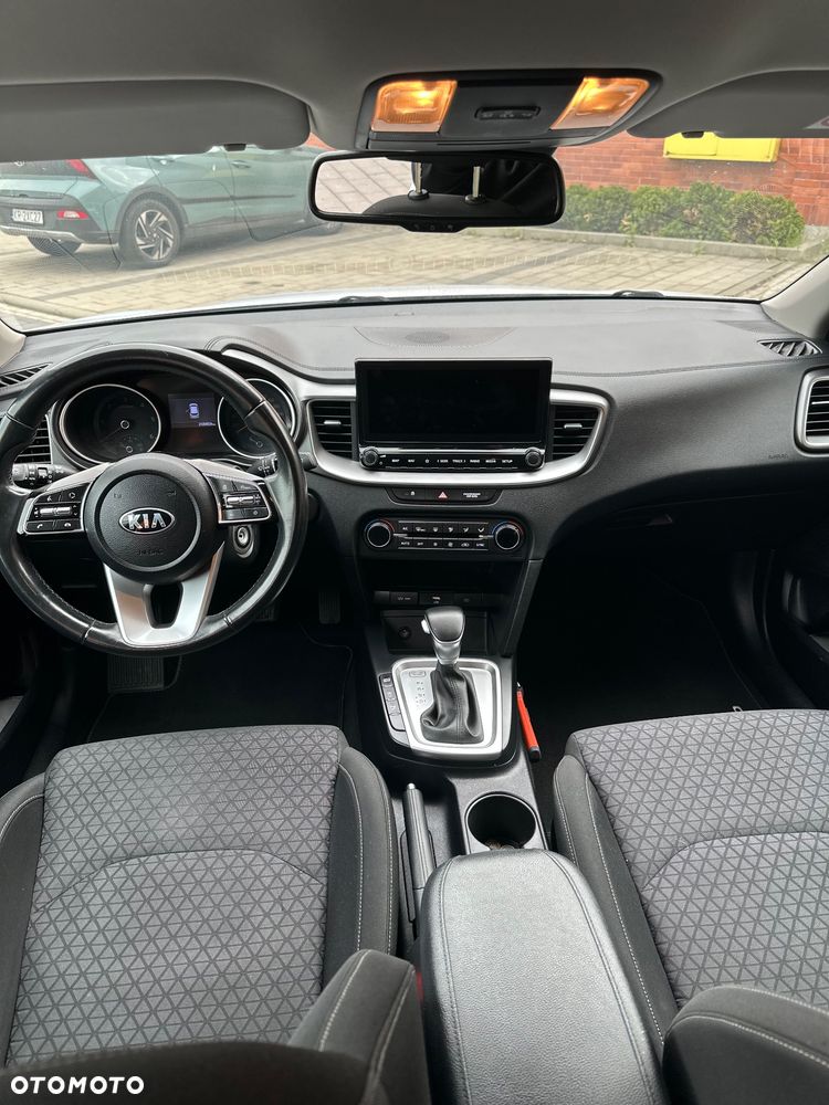 Kia Ceed 1.6 CRDi mHEV L DCT - 34