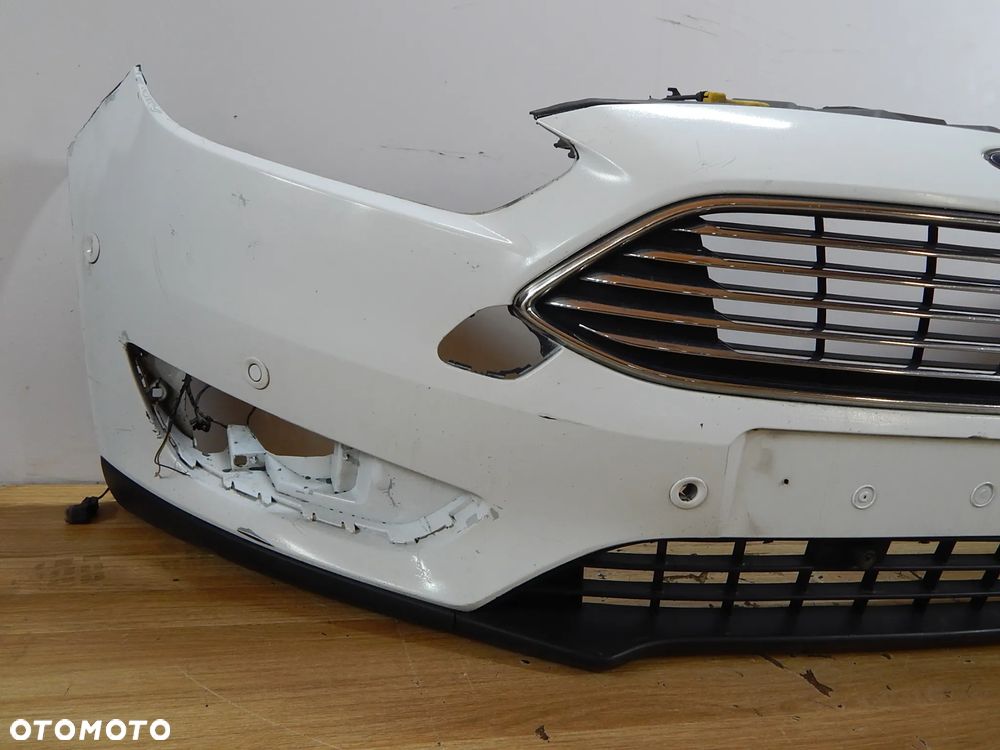 Zderzak przód przedni Ford Focus MK3 13-18 LIFT  biały 5F Łuków części - 3
