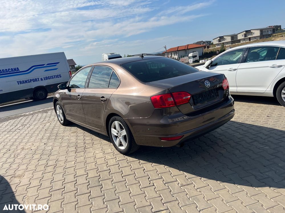 Volkswagen Jetta 1.2 TSI Comfortline - 4