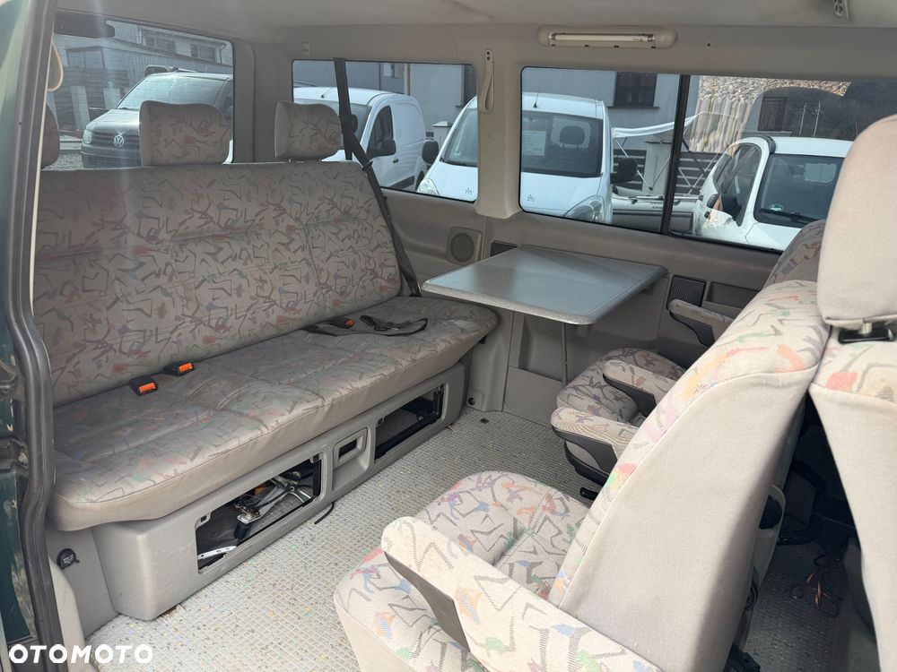 Volkswagen Multivan - 15