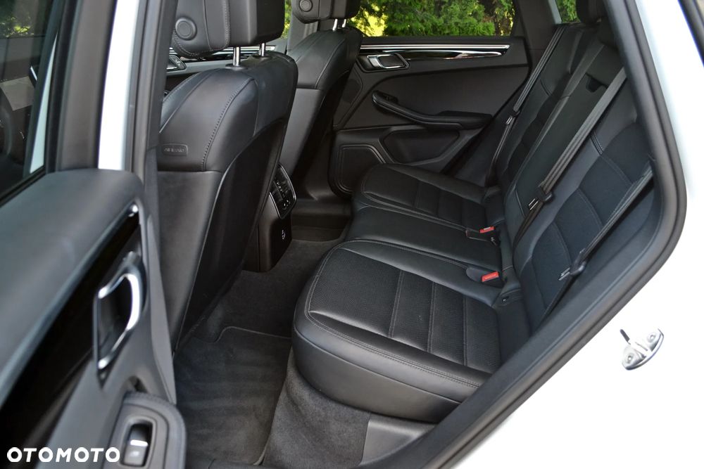 Porsche Macan - 33