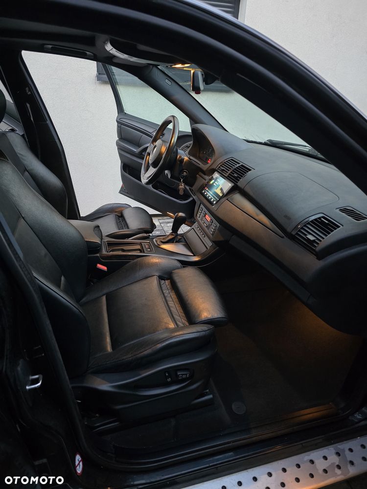 BMW X5 4.4i - 20