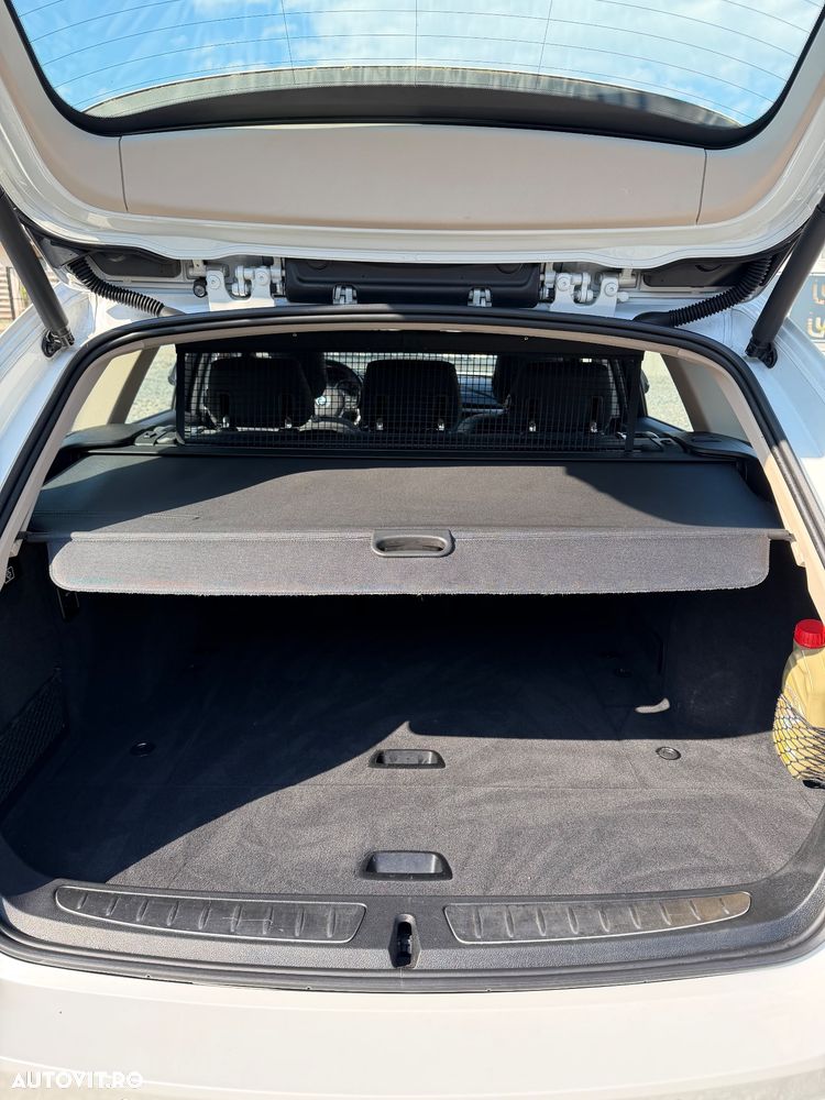 BMW Seria 3 320d Aut. - 12