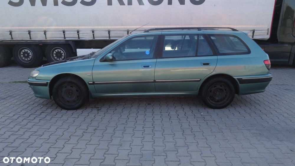 Peugeot 406 - 1