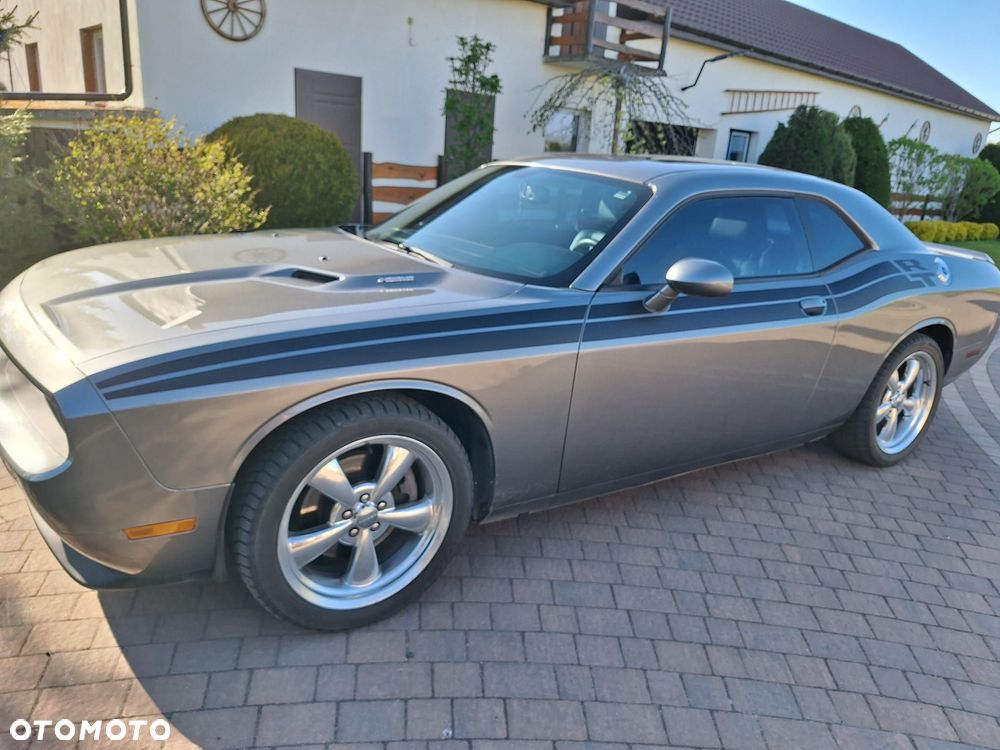 Dodge Challenger - 7
