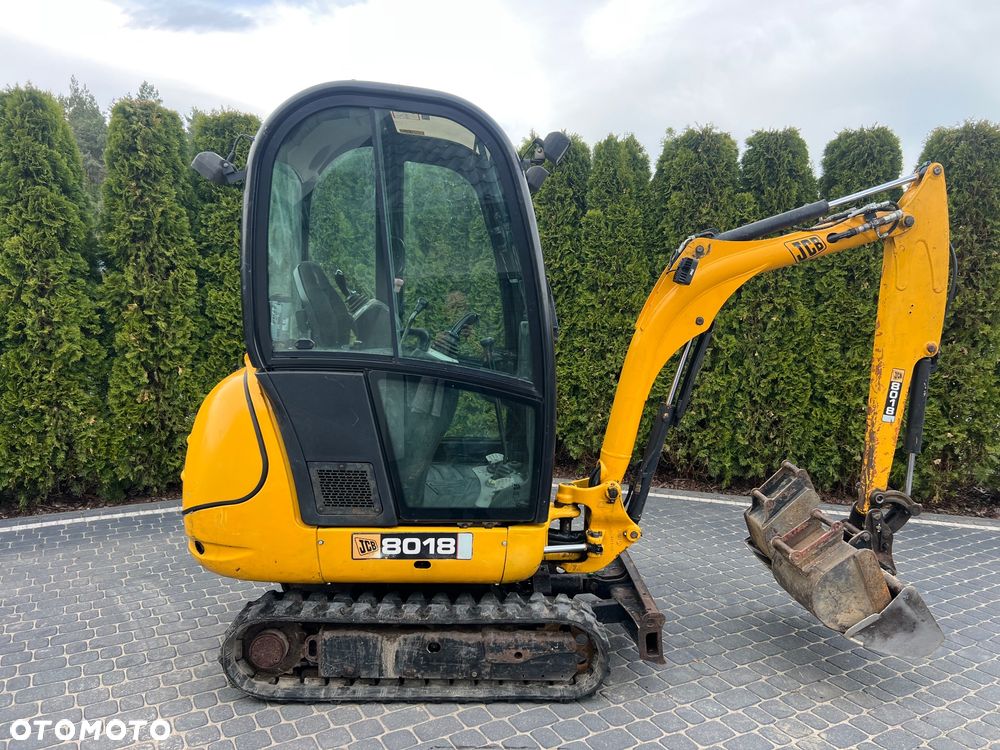 JCB 8018 - 3