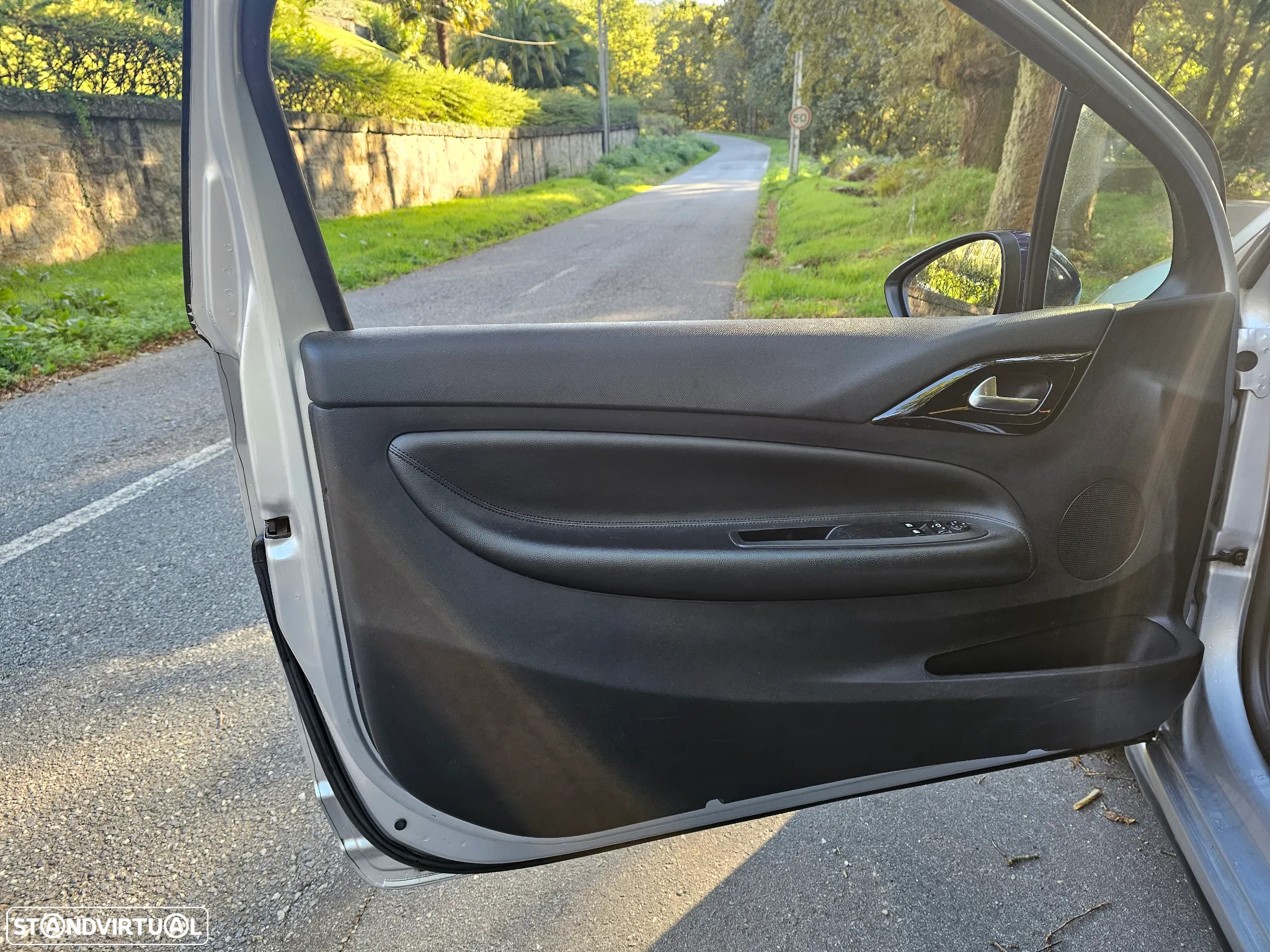 Citroën DS3 1.6 e-HDi Airdream Sport Chic - 22