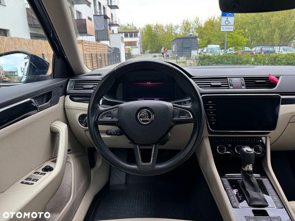 Skoda Superb 2.0 TDI SCR 4x4 L&K DSG - 18