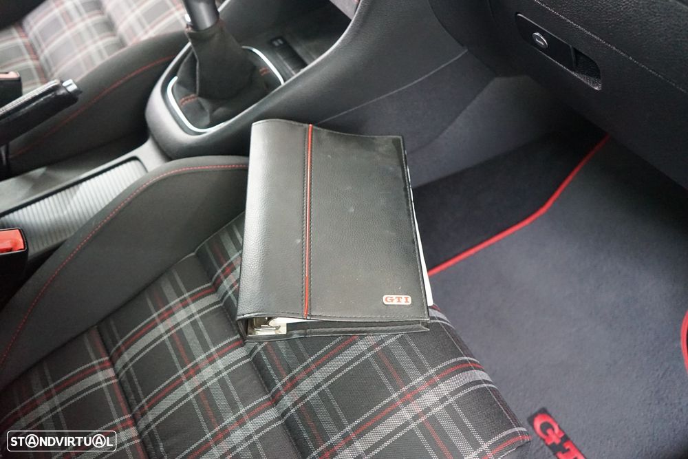 VW Golf 2.0 TSi GTI - 47