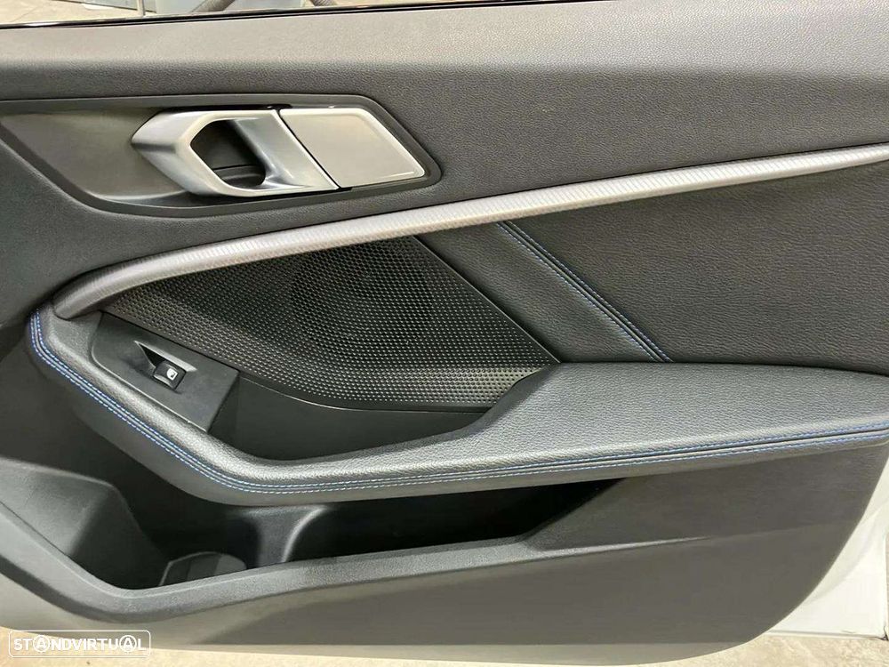 BMW 116 d Pack Desportivo M Auto - 23