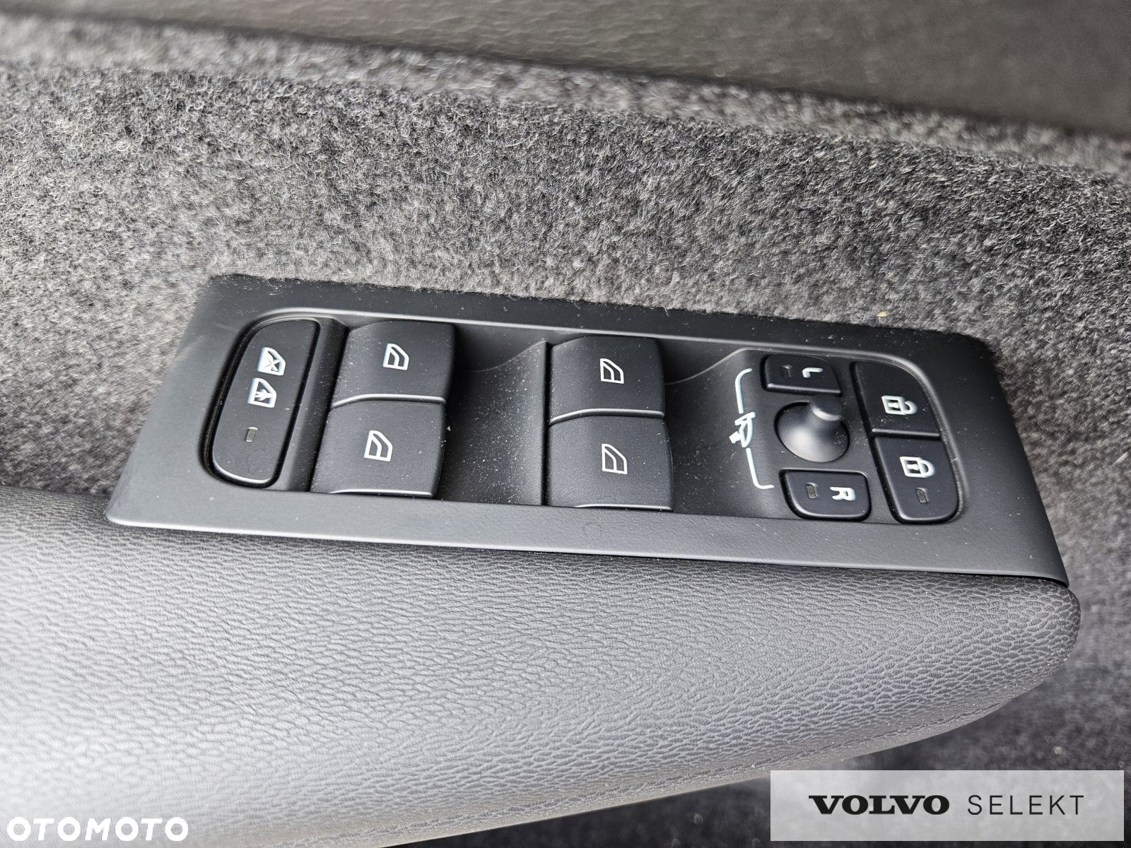 Volvo XC 40 - 25