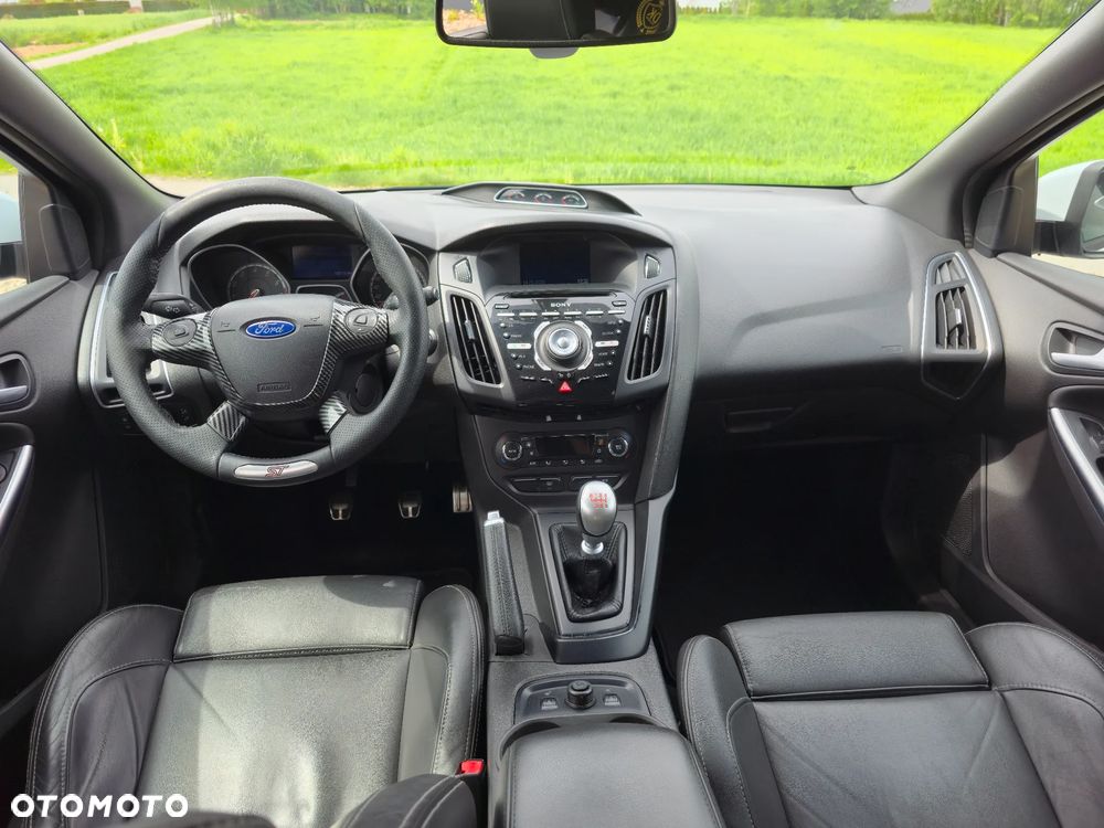 Ford Focus - 22