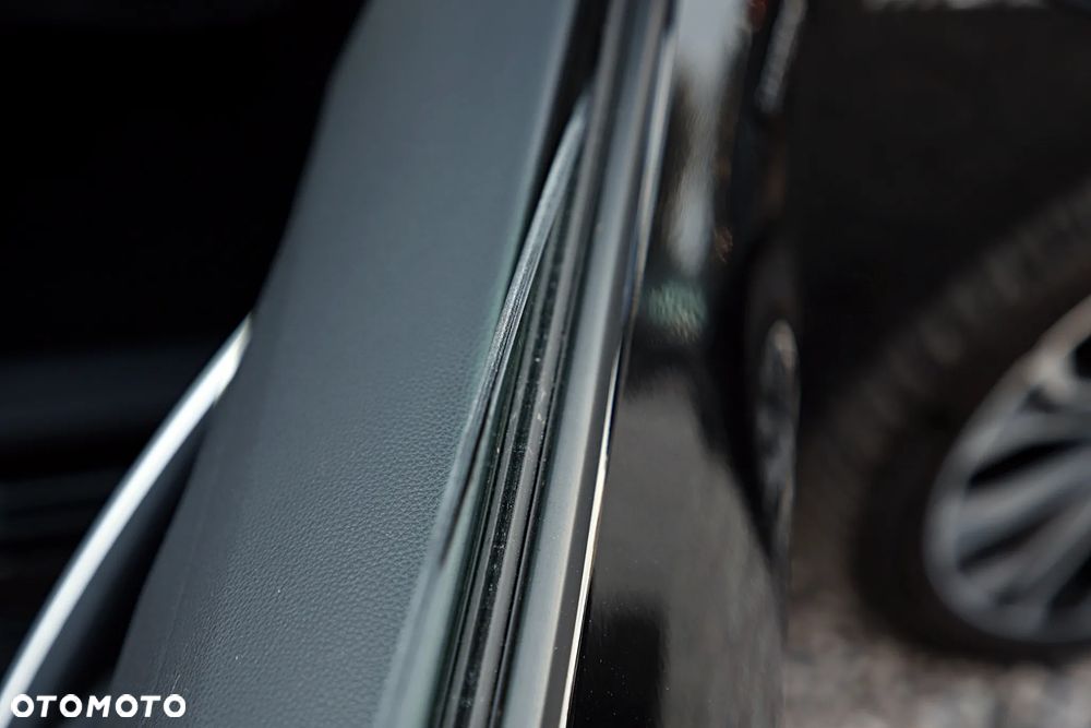 Toyota Corolla 2.0 Hybrid Executive - 34